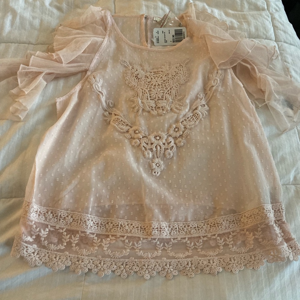Forever 21 pink lace top. New with tags.